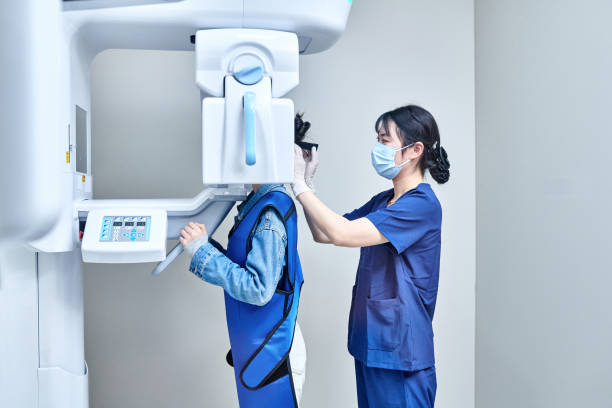 Best Emergency Dental Extractions in Valinda, CA